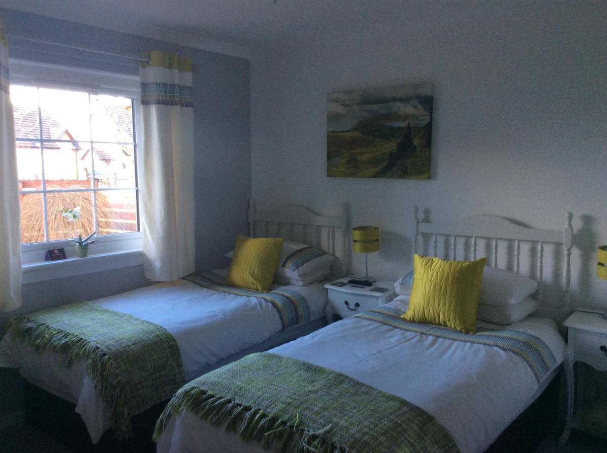 Oisean Sheonag Bed & Breakfast Portree Luaran gambar